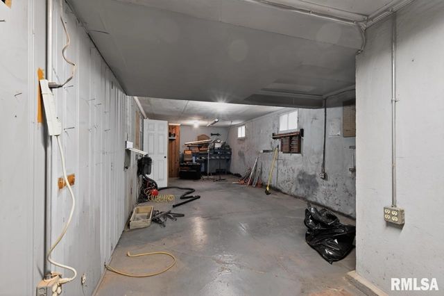 1408 W PARKSIDE Drive, Peoria, IL 61606