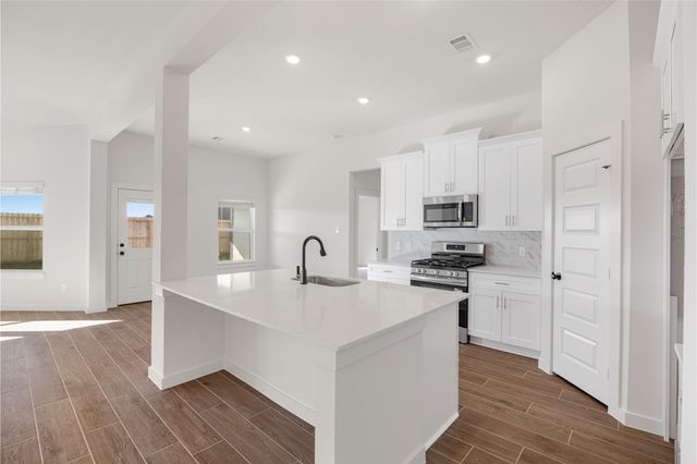 3222 Emerald Hills Drive, Angleton, TX 77515