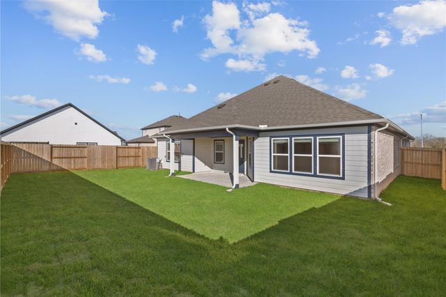 3222 Emerald Hills Drive, Angleton, TX 77515