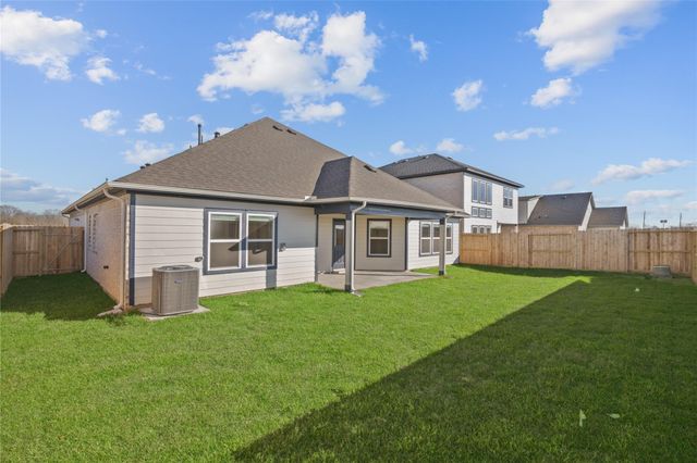 3222 Emerald Hills Drive, Angleton, TX 77515