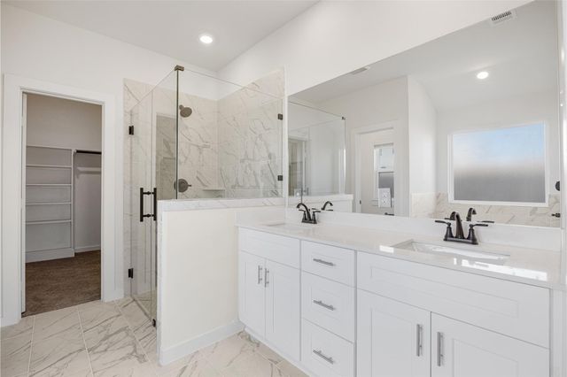 3222 Emerald Hills Drive, Angleton, TX 77515