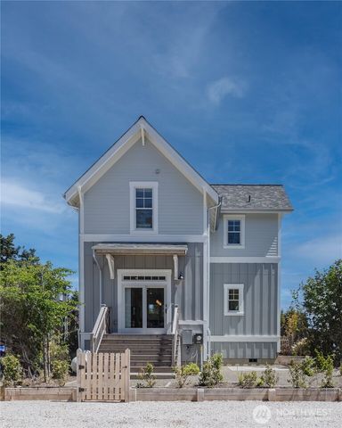 441 E Compass Street, Pacific Beach, WA 98571