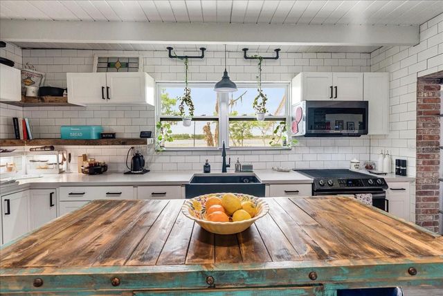 4881 LAKE CECILE DR, Kissimmee, FL 34746