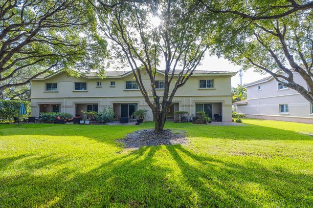 2646 Webb Avenue, Delray Beach, FL 33444