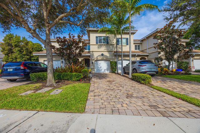 2646 Webb Avenue, Delray Beach, FL 33444