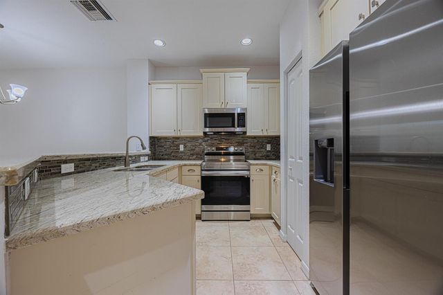 2646 Webb Avenue, Delray Beach, FL 33444