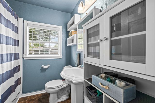 4229 Devon Dr, Corpus Christi, TX 78415