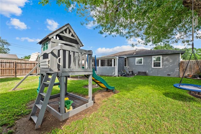 4229 Devon Dr, Corpus Christi, TX 78415