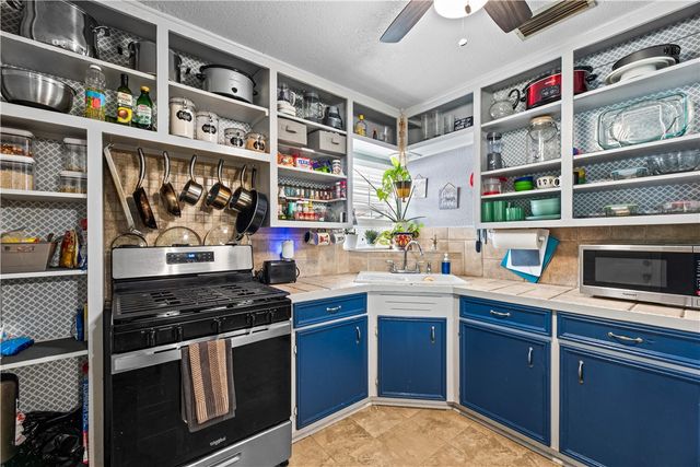 4229 Devon Dr, Corpus Christi, TX 78415