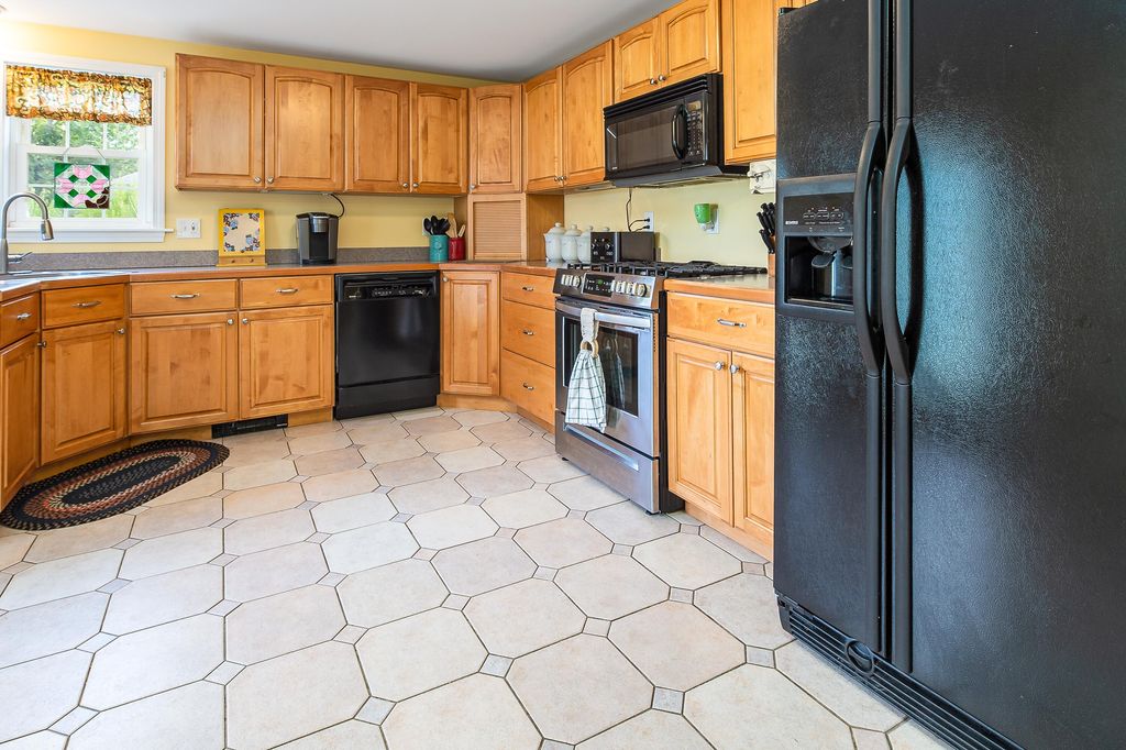 16 Braman Street, Auburn, ME 04210 — photo 5