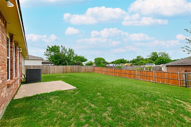 321 Briar Oaks Drive, Royse City, TX 75189