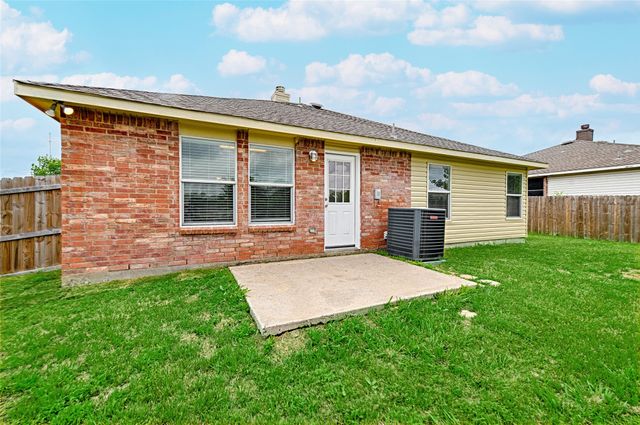 321 Briar Oaks Drive, Royse City, TX 75189