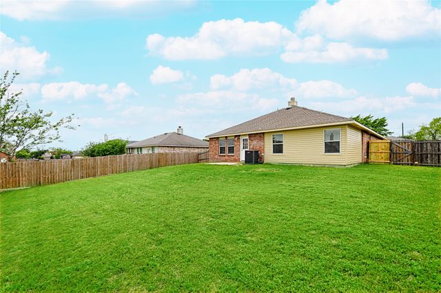 321 Briar Oaks Drive, Royse City, TX 75189