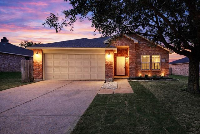 321 Briar Oaks Drive, Royse City, TX 75189