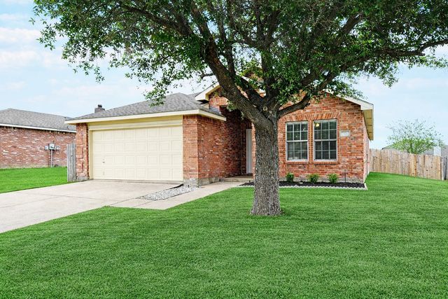 321 Briar Oaks Drive, Royse City, TX 75189