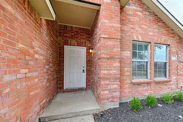 321 Briar Oaks Drive, Royse City, TX 75189