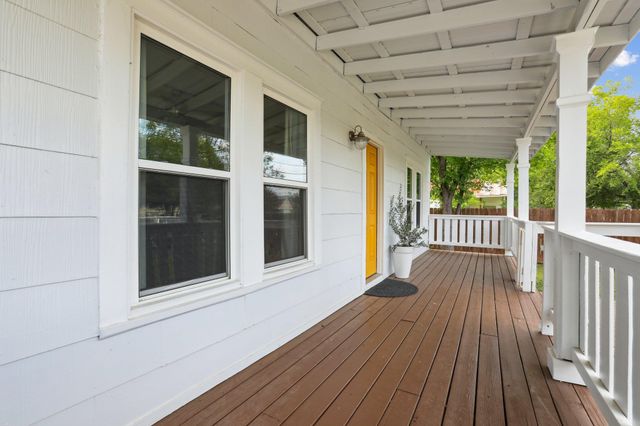 1916 Pecan ST, Bastrop, TX 78602