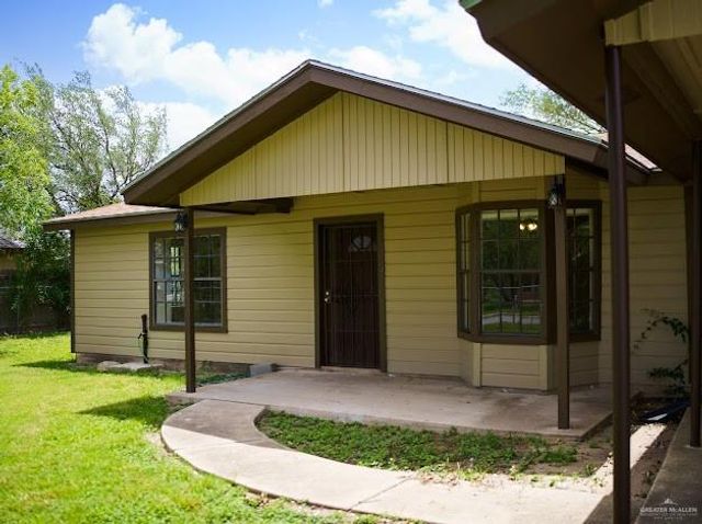 512 Alfonso Flores Drive, Edinburg, TX 78542