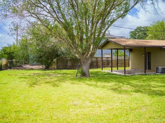 512 Alfonso Flores Drive, Edinburg, TX 78542