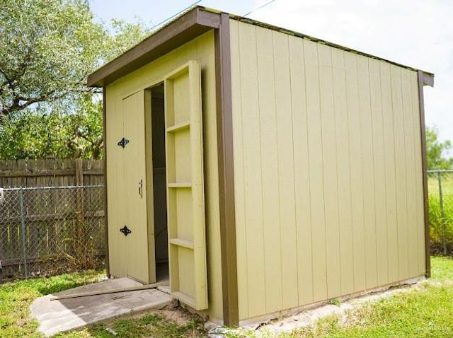 512 Alfonso Flores Drive, Edinburg, TX 78542