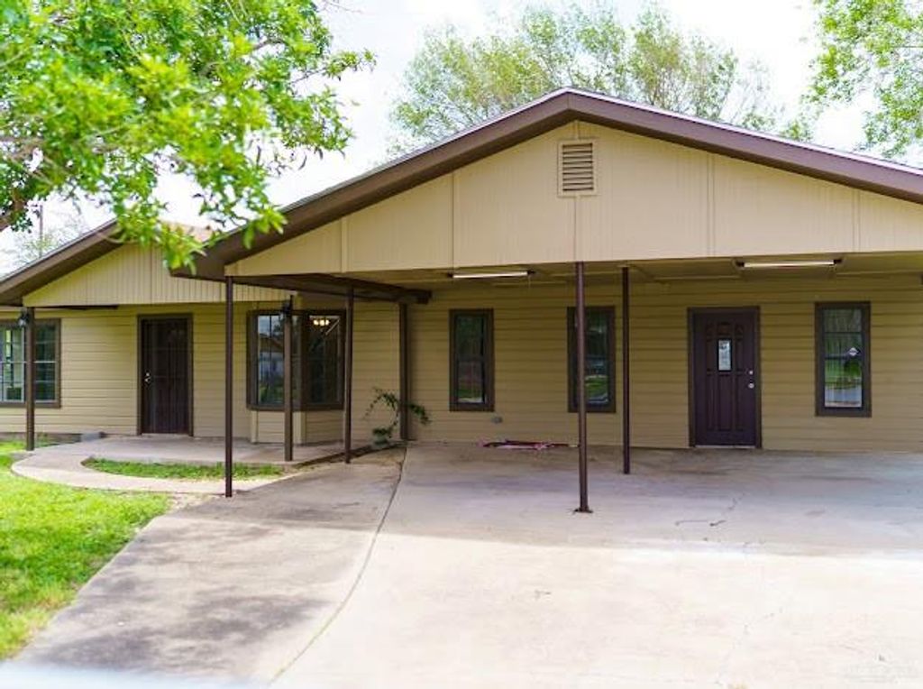 512 Alfonso Flores Drive, Edinburg, TX 78542