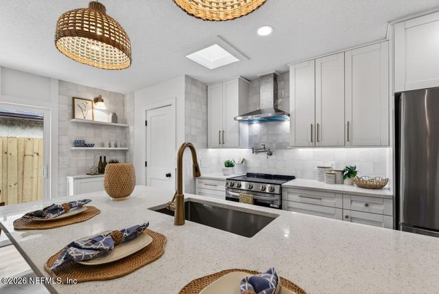 719 14TH Avenue S, Jacksonville Beach, FL 32250