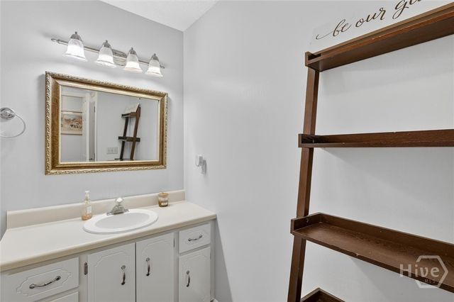 8 Douglas Court, Bloomingdale, GA 31302