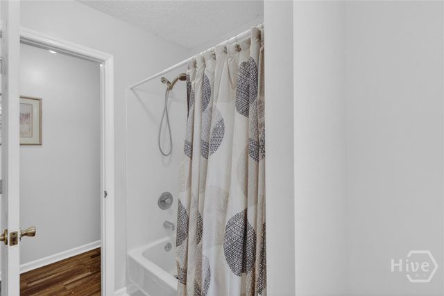 8 Douglas Court, Bloomingdale, GA 31302