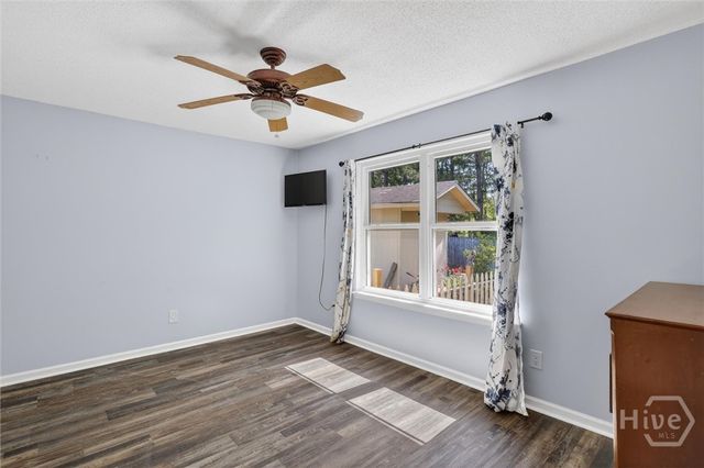 8 Douglas Court, Bloomingdale, GA 31302