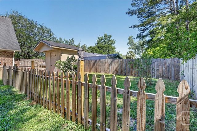 8 Douglas Court, Bloomingdale, GA 31302