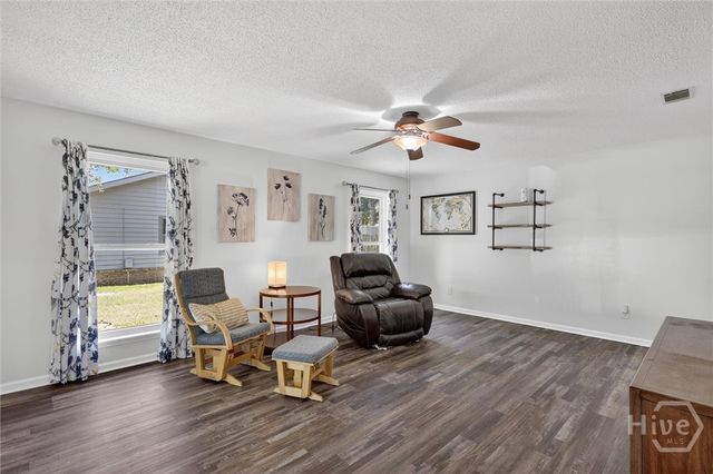 8 Douglas Court, Bloomingdale, GA 31302