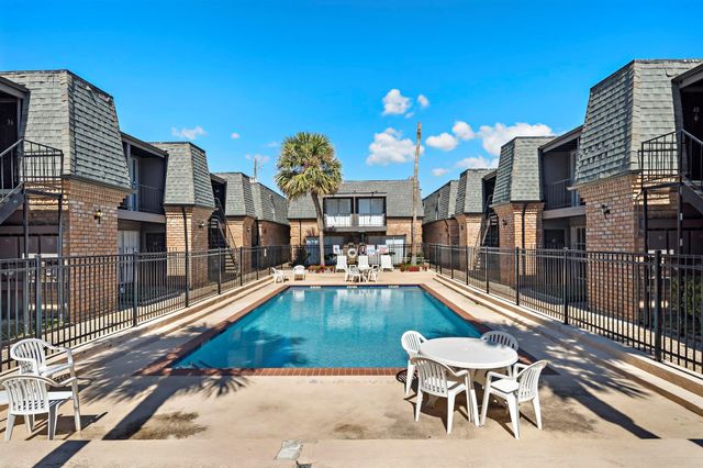 711 Holiday Drive 36, Galveston, TX 77550