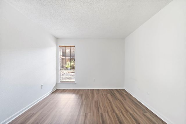 711 Holiday Drive 36, Galveston, TX 77550