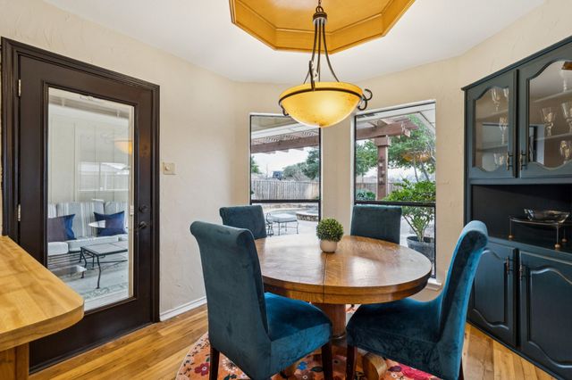 2218 Valley Mill, Carrollton, TX 75006