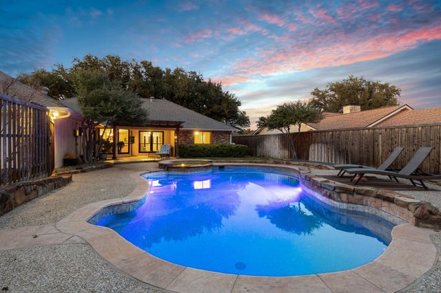 2218 Valley Mill, Carrollton, TX 75006