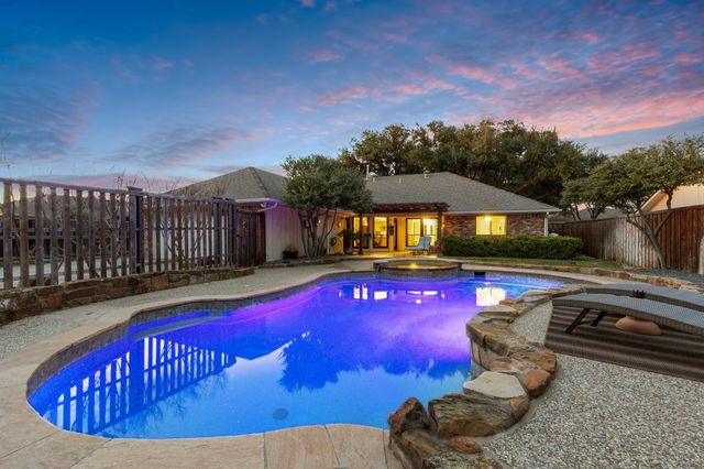 2218 Valley Mill, Carrollton, TX 75006