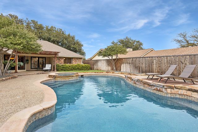 2218 Valley Mill, Carrollton, TX 75006