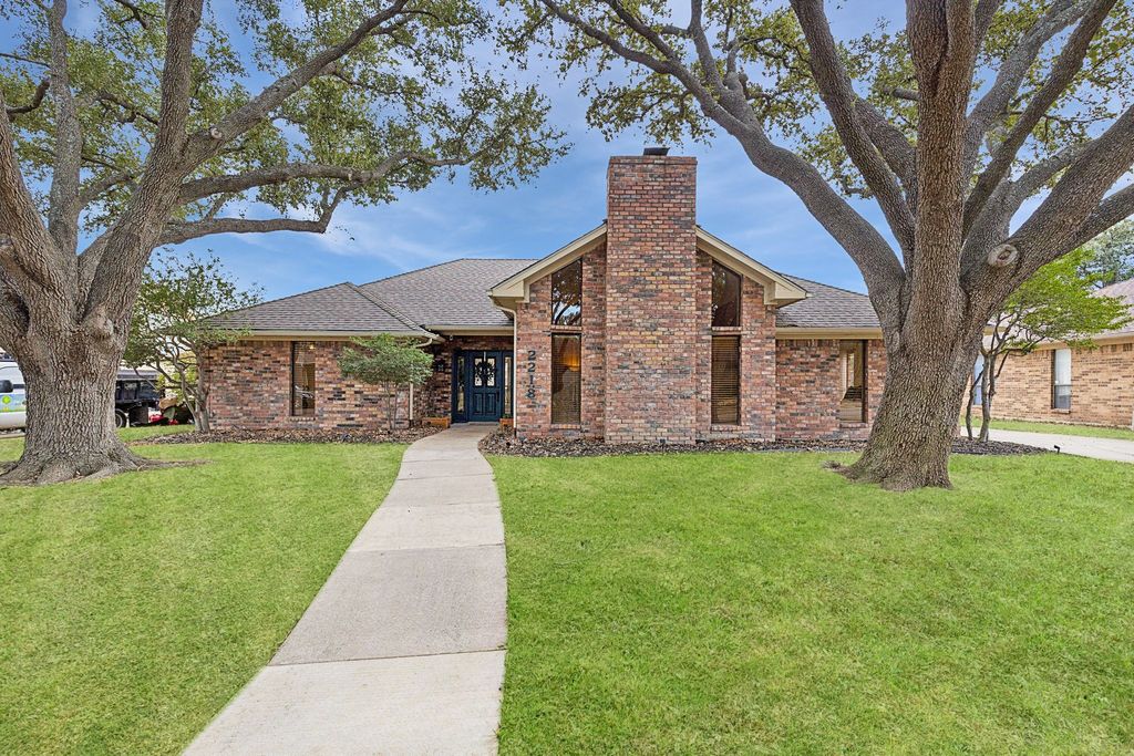 2218 Valley Mill, Carrollton, TX 75006