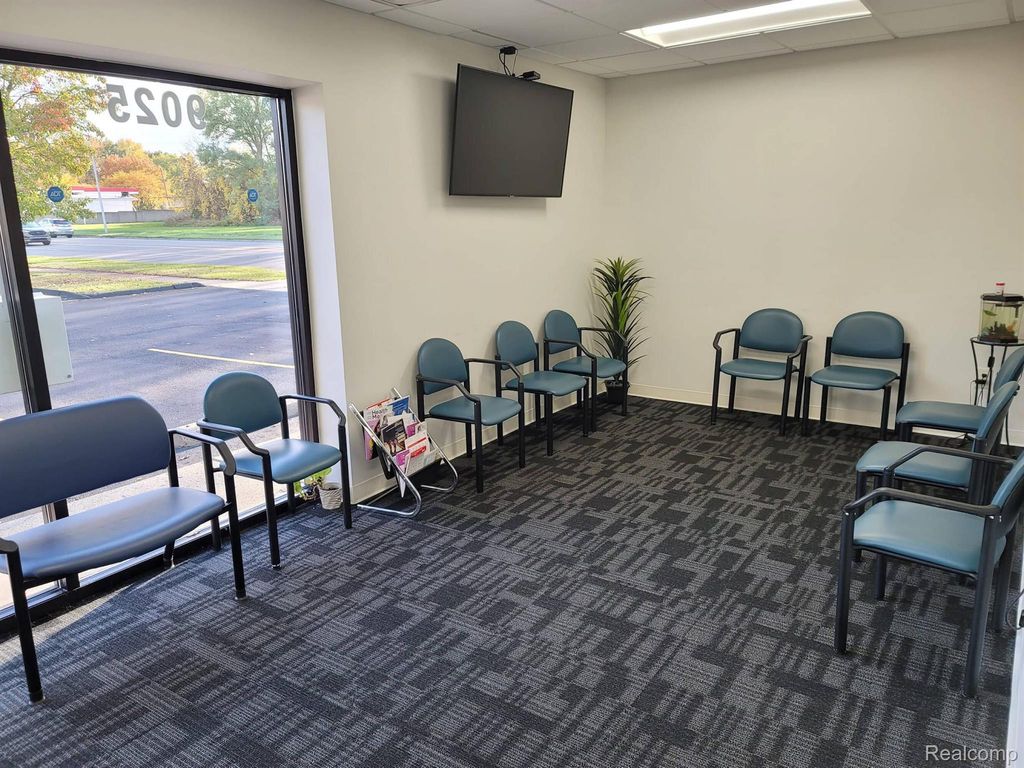 9025 PARDEE Road, Taylor, MI 48180