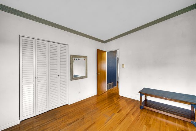 714 W Pleasant Street, Villa Park, IL 60181