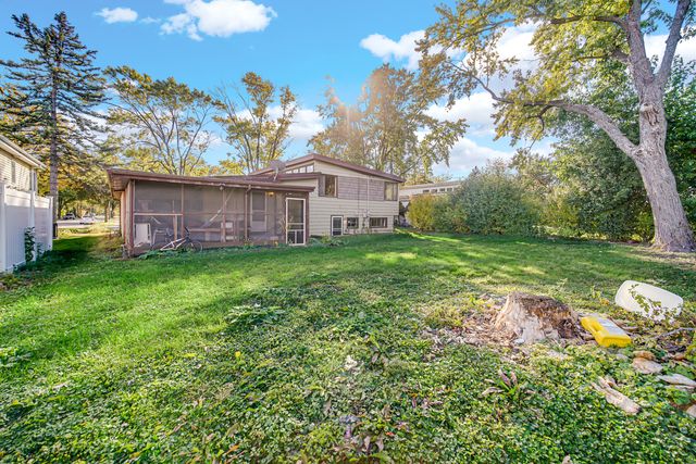 714 W Pleasant Street, Villa Park, IL 60181