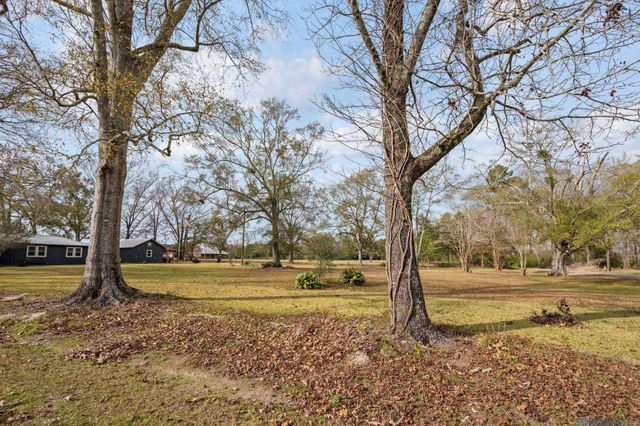 6805 Joe Daniel Rd, St Francisville, LA 70775