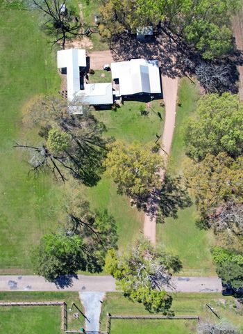6805 Joe Daniel Rd, St Francisville, LA 70775