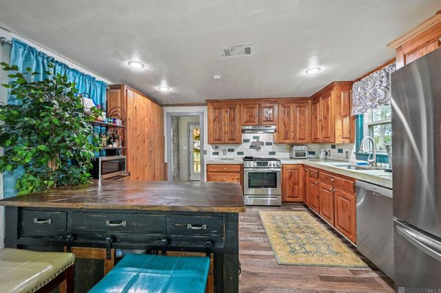 6805 Joe Daniel Rd, St Francisville, LA 70775