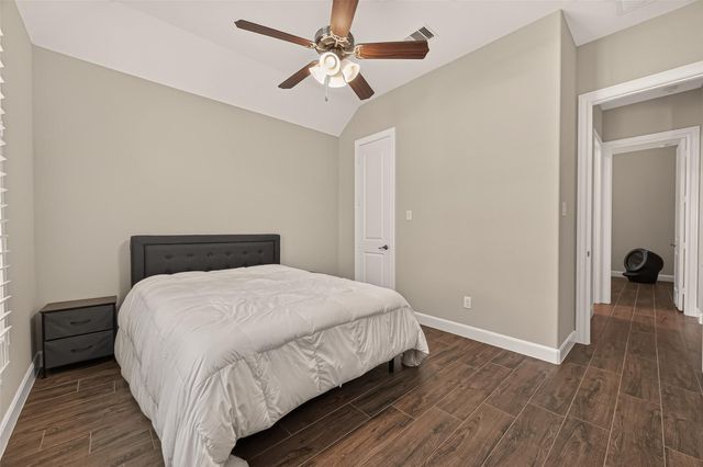 2228 Briarstone Bluff Crossing, Pearland, TX 77089