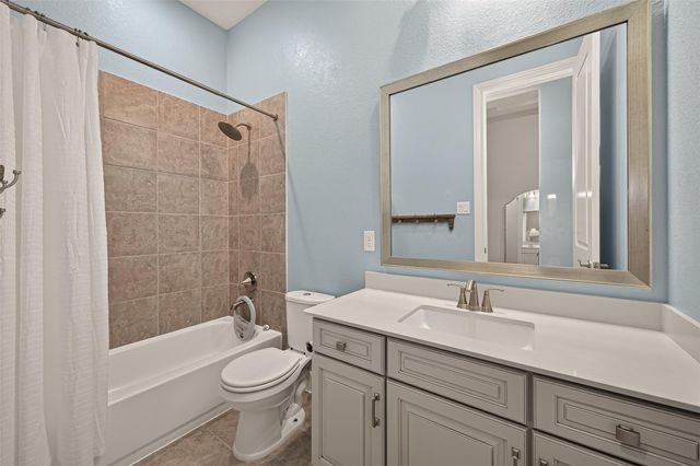 2228 Briarstone Bluff Crossing, Pearland, TX 77089