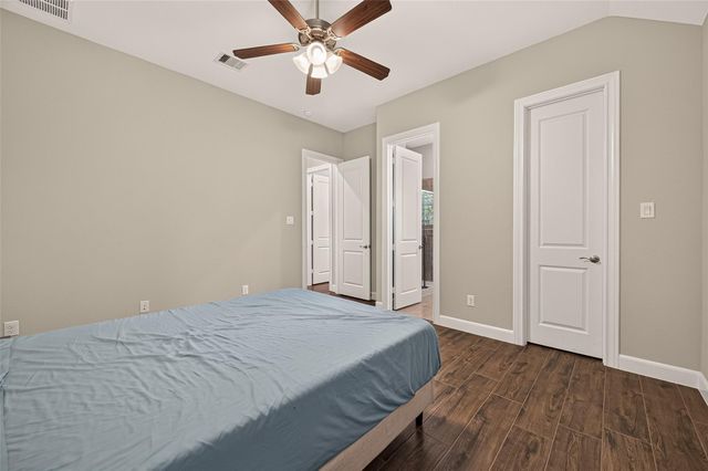 2228 Briarstone Bluff Crossing, Pearland, TX 77089