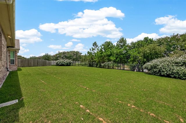 2228 Briarstone Bluff Crossing, Pearland, TX 77089