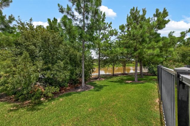 2228 Briarstone Bluff Crossing, Pearland, TX 77089