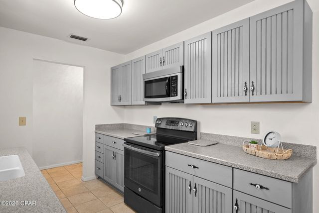 1812 Airport Circle, Panama City, FL 32405